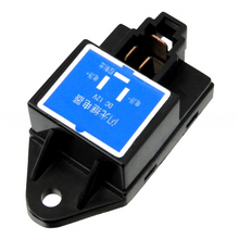 Load image into Gallery viewer, D07SG152 : FLASHER RELAY - motofork