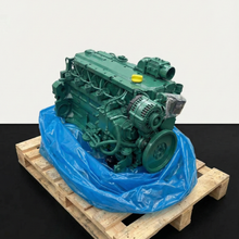Load image into Gallery viewer, VOLVO D7D EAE2 – New [OEM Build] Engine Assembly